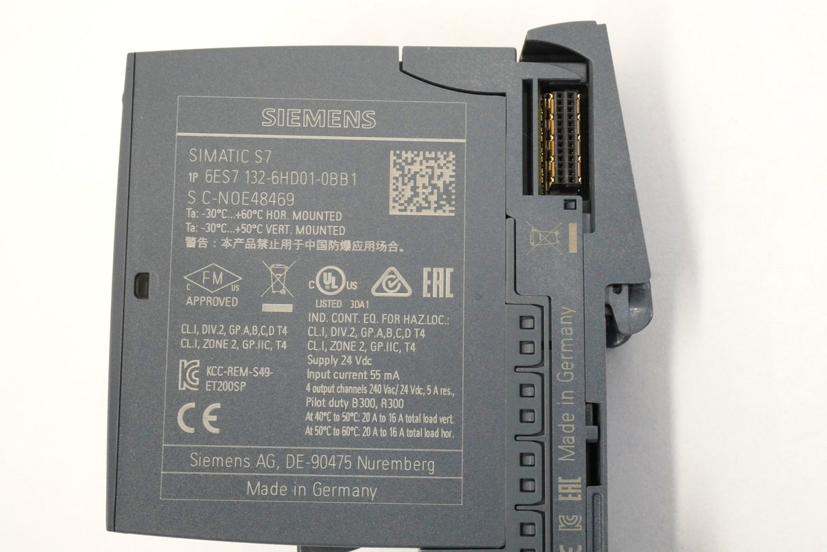 Siemens 6ES7132-6HD01-0BB1 SIMATIC ET 200SP Relay Module, RQ NO 4x 120V DC