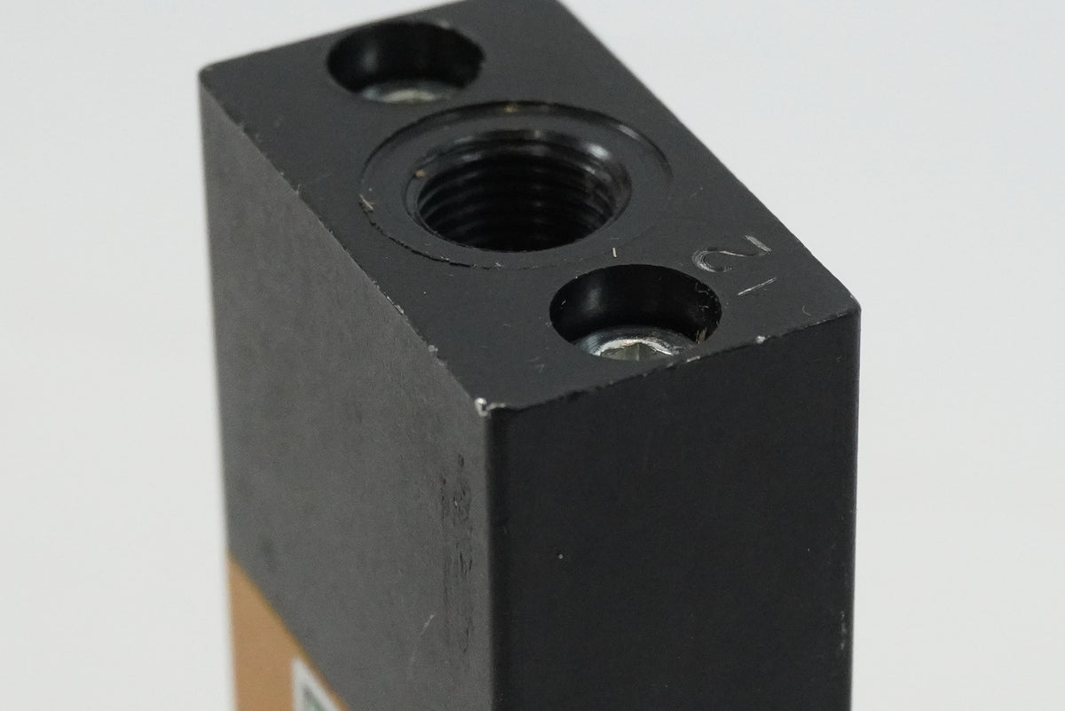 Pneumax 228.32.11.1 Pneumatic Valve Spring Return 3/2-way