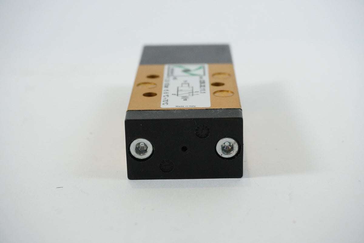 Pneumax 228.32.11.1 Pneumatic Valve Spring Return 3/2-way