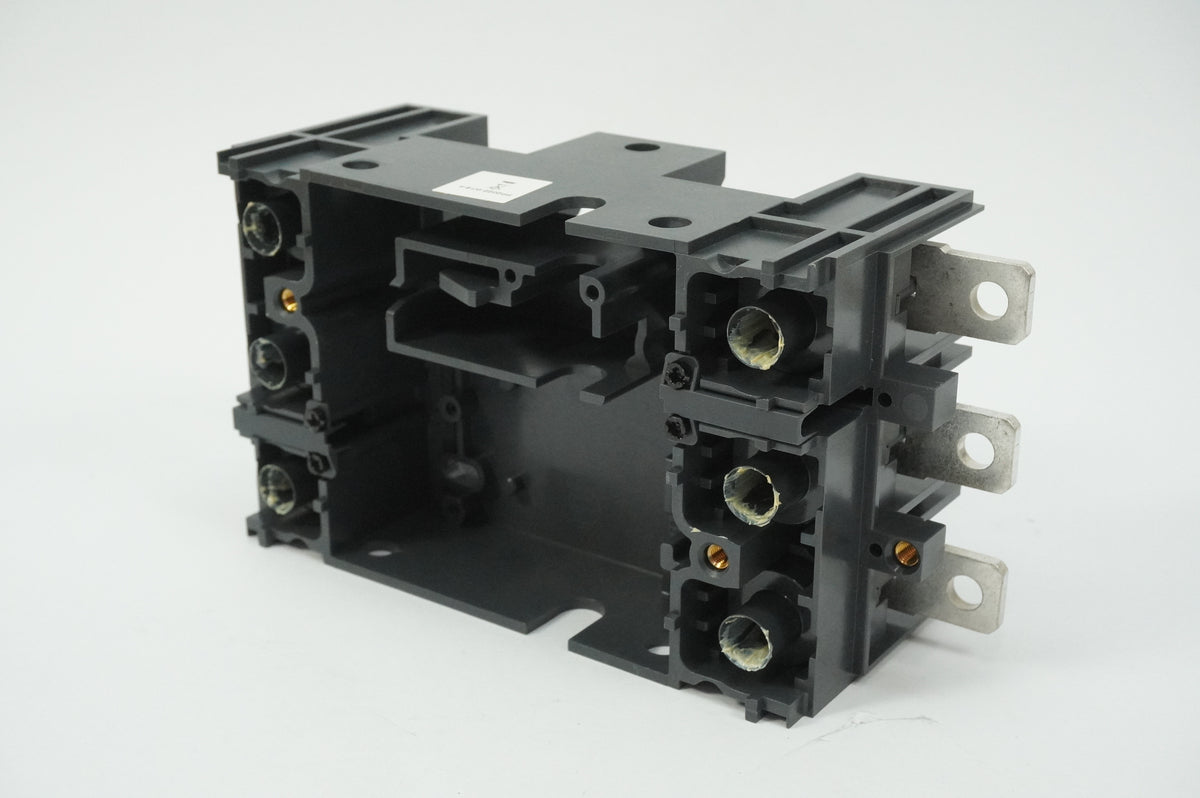 SchneiderE LV429266 Schneider Electric LV429266 Plug in base, 3 poles