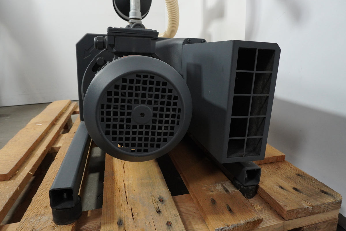 Busch MM 1102 B V03 Vacuum Pump W: AMPH 100L AA2