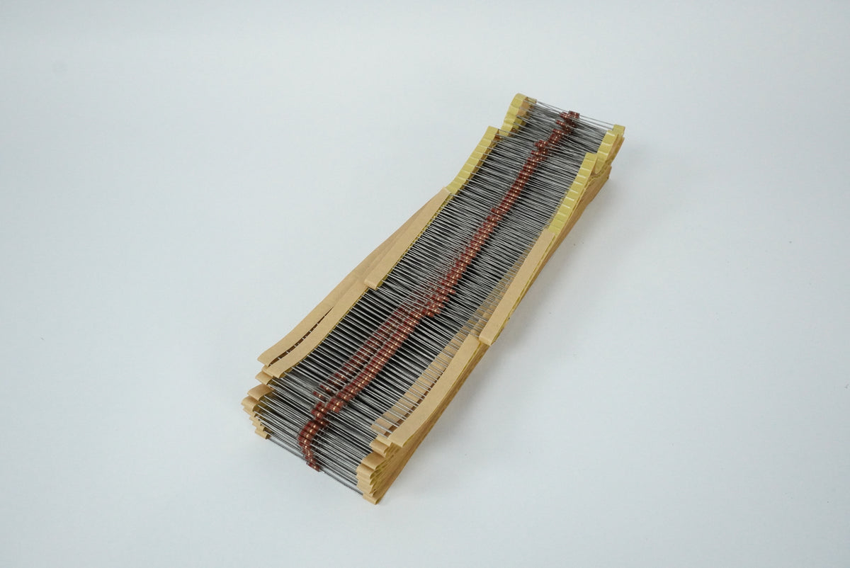 Matsushita Electric Industrial ERC14GJ821V Hot Molded Fixed Carbon Comp Resistor
