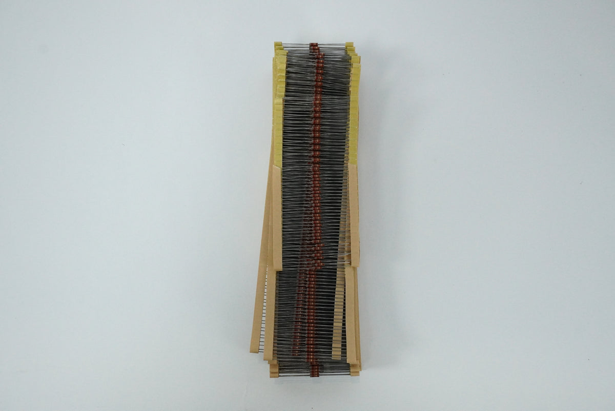 Matsushita Electric Industrial ERC14GJ821V Hot Molded Fixed Carbon Comp Resistor