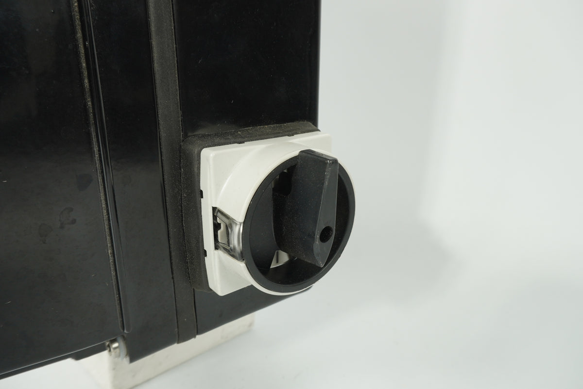 Danfoss 175X0210 FCD 315 VLT Drive crb315pt4p66ebr1d0f13t00c0