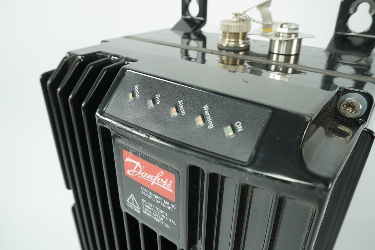 Danfoss 175X0210 FCD 315 VLT Drive crb315pt4p66ebr1d0f13t00c0