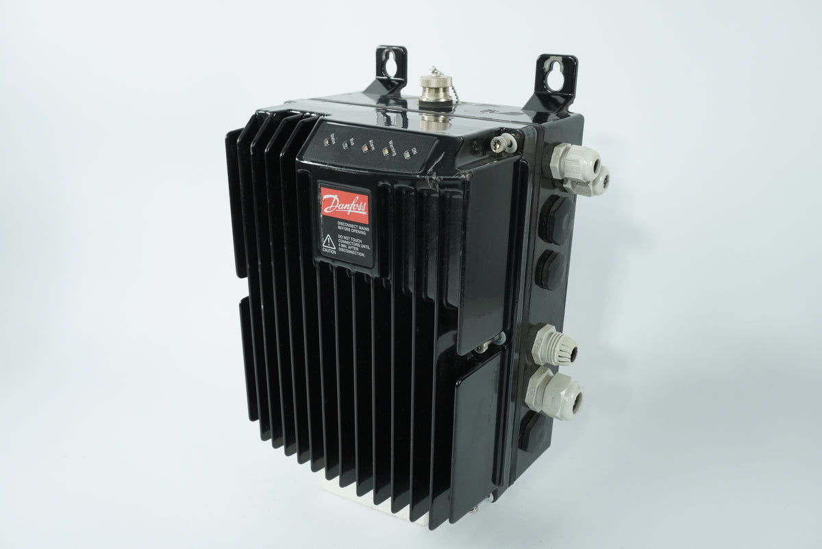 Danfoss 175X0210 FCD 315 VLT Drive crb315pt4p66ebr1d0f13t00c0