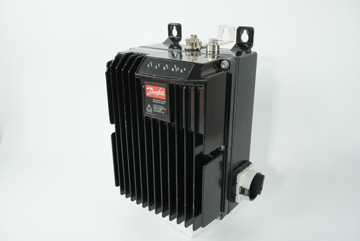 Danfoss 175X0210 FCD 315 VLT Drive crb315pt4p66ebr1d0f13t00c0