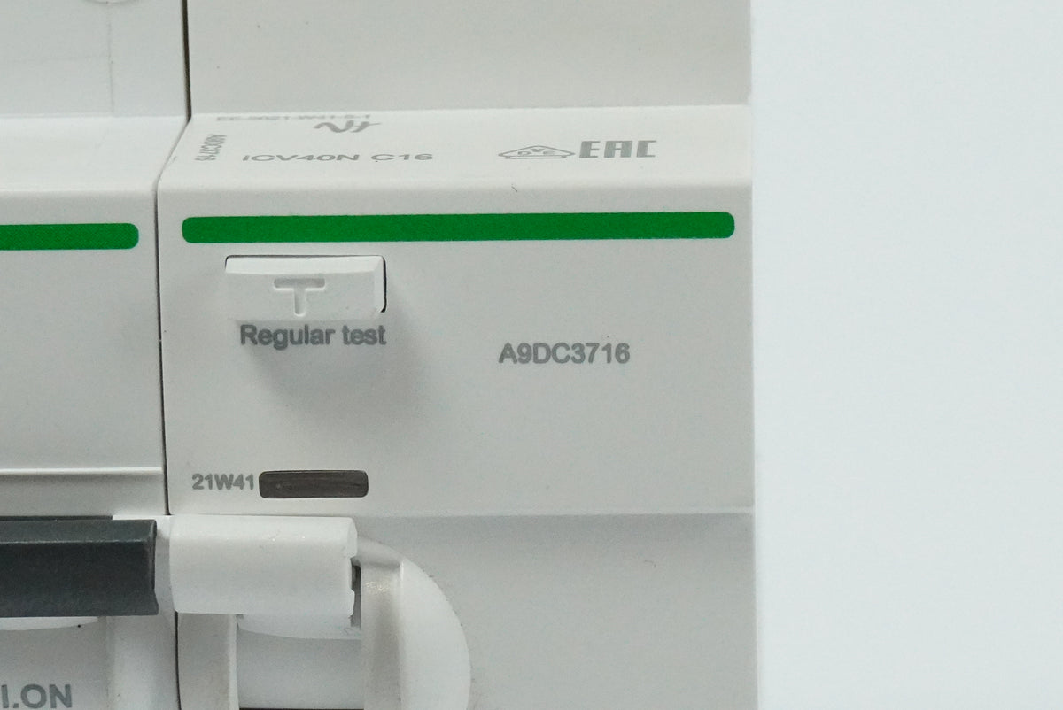 Schneider Electric A9DC3716 Acti9 iCV40N C16 RCBO