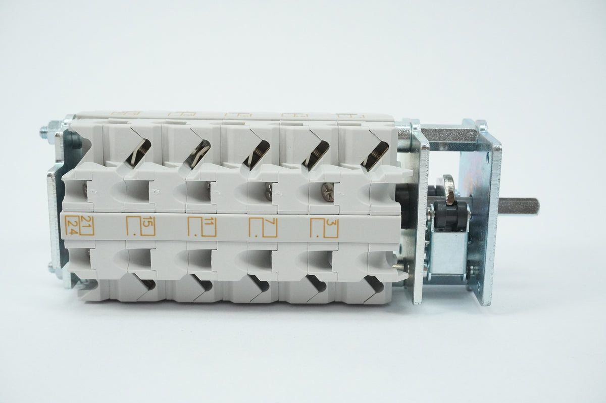 Comeletric SRL R16 2/10 506045 R601 Control & Selector Switch