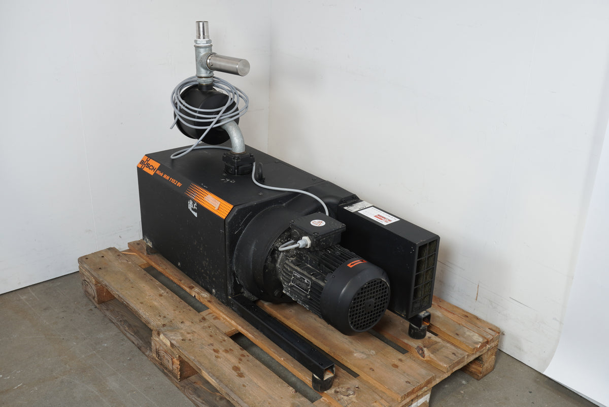Busch MM 1102 B V03 Vacuum Pump W: AMH 100L BA2 CC046A