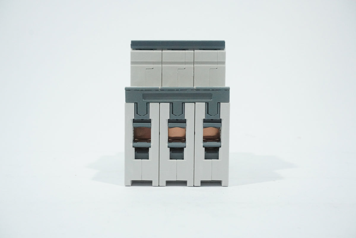 Siemens 5SY4332-8 MCB Miniature Circuit Breaker D32 3P