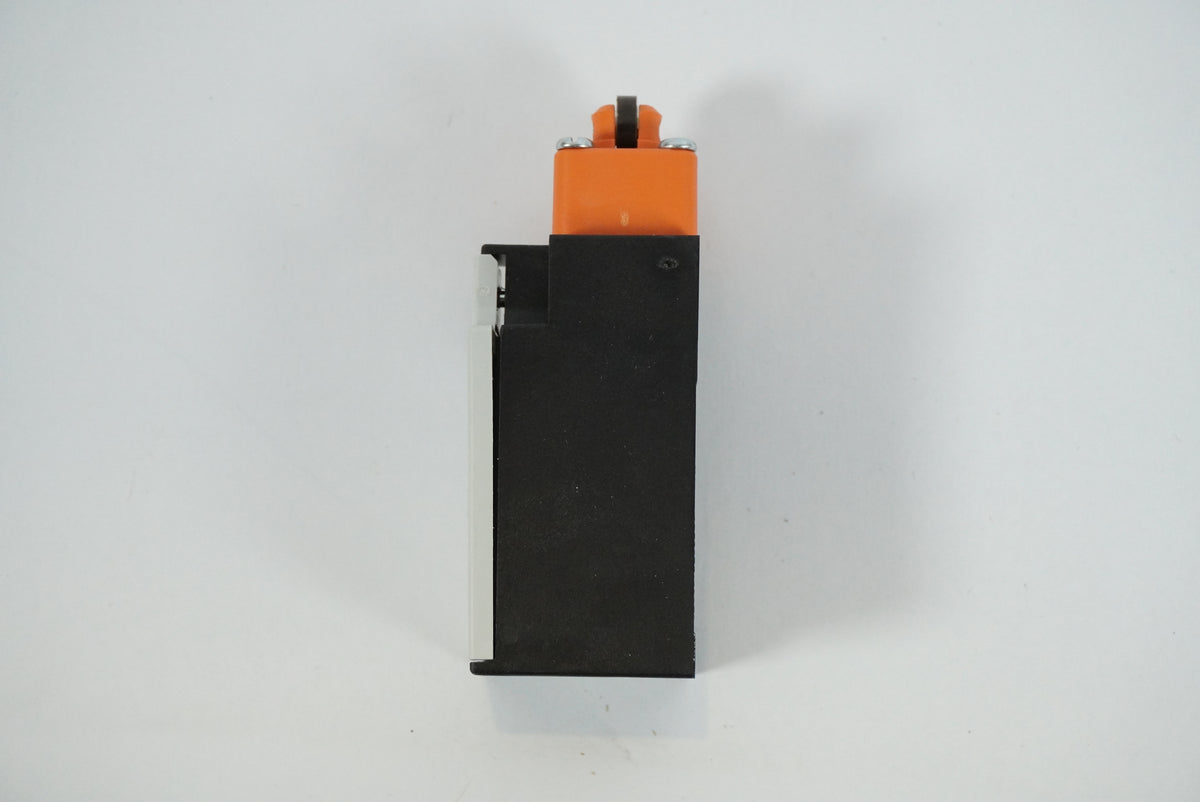 Siemens 3SE3 200-1D Position Switch Enclosed Roller Plunger 1NO+1NC