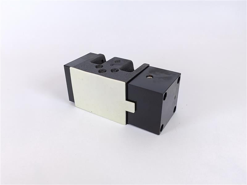 Brevini AD5L04CZ Manually Operated Directional Control Valve AD5L04C