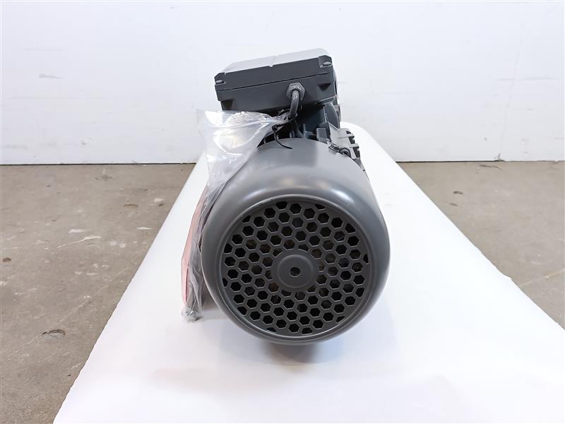 LENZE M55BP080M045EF05C 0,75kW Motor w/ G50BB124MHBR2C00 i=37,967 Gearbox