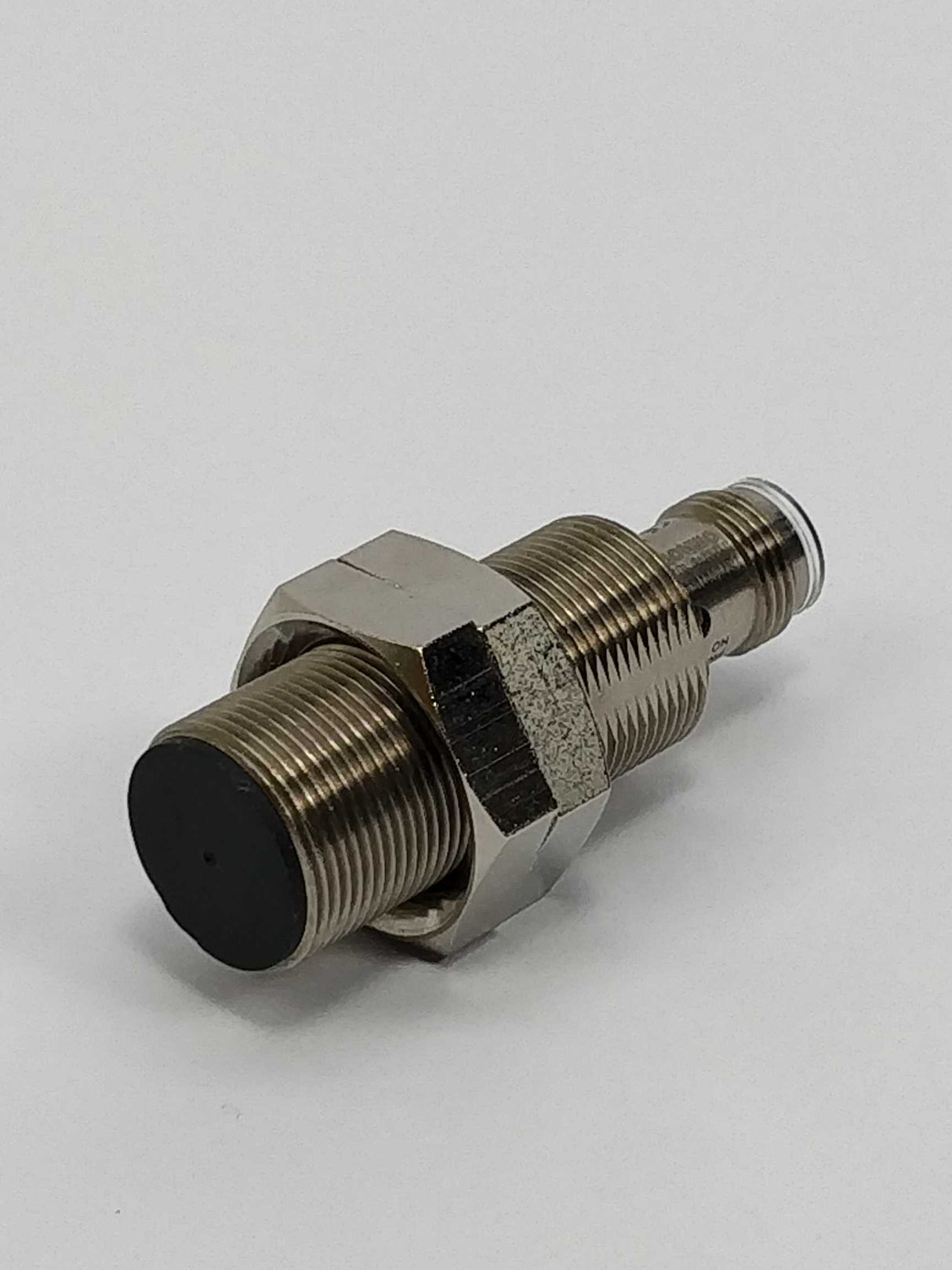 OMRON E2A3-M18KS11M1-B1 Proximity Sensor