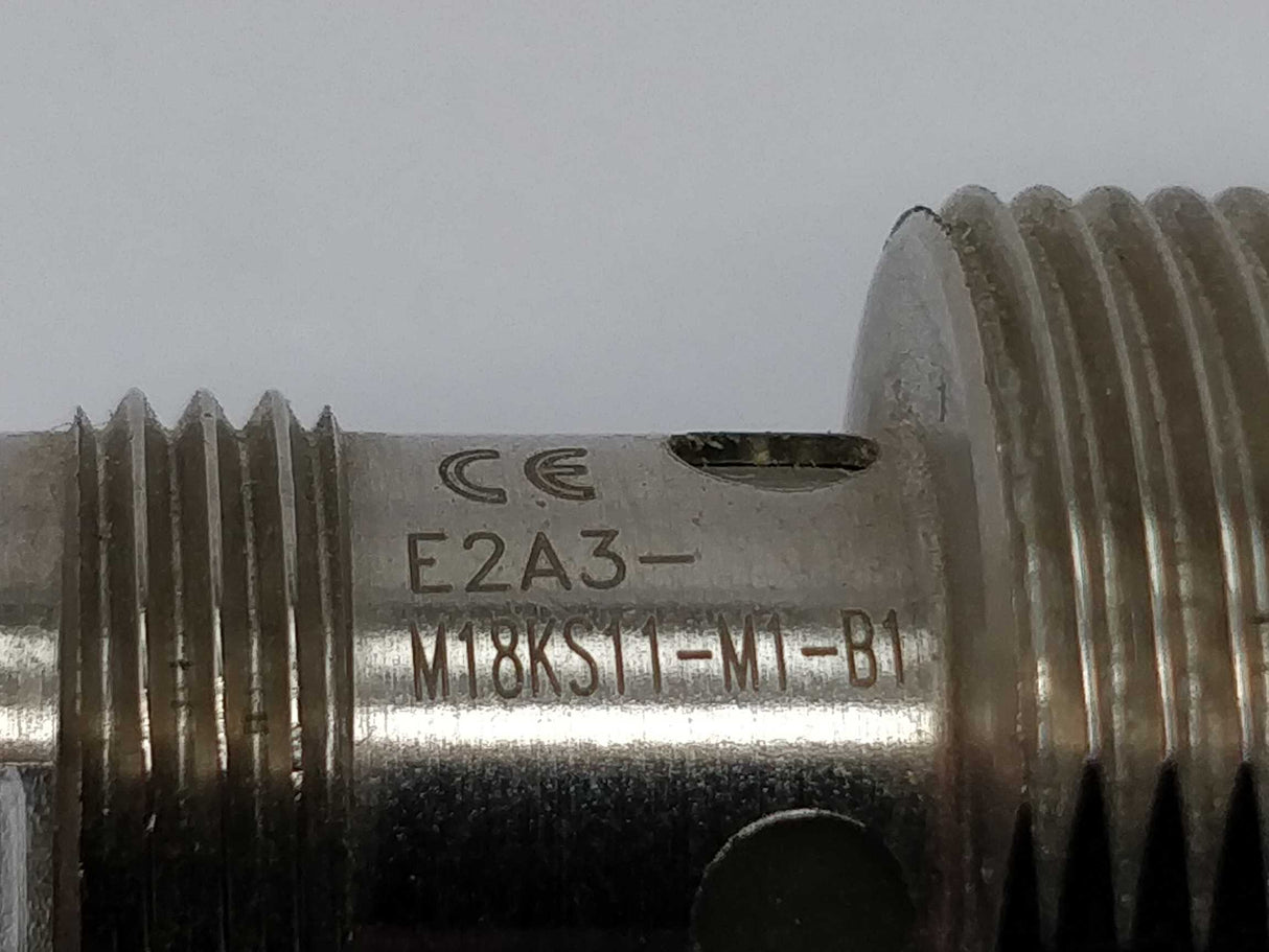 OMRON E2A3-M18KS11M1-B1 Proximity Sensor