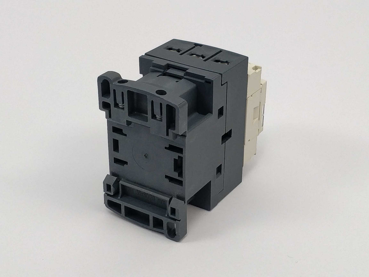 Schneider LC1D09 Contactor with P7 230V coil