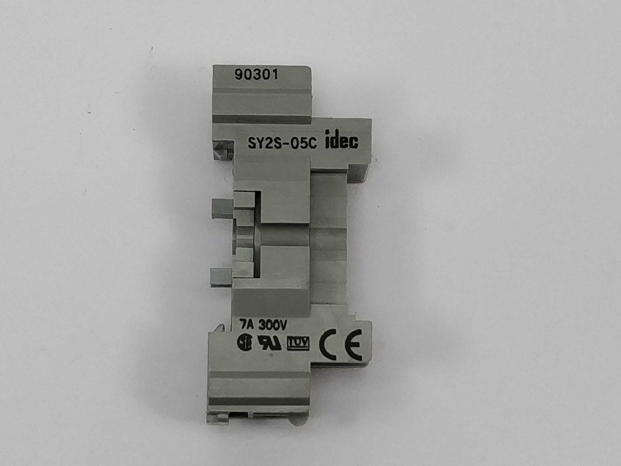 Idec SY2S-05C Relay socket. 8 Pcs
