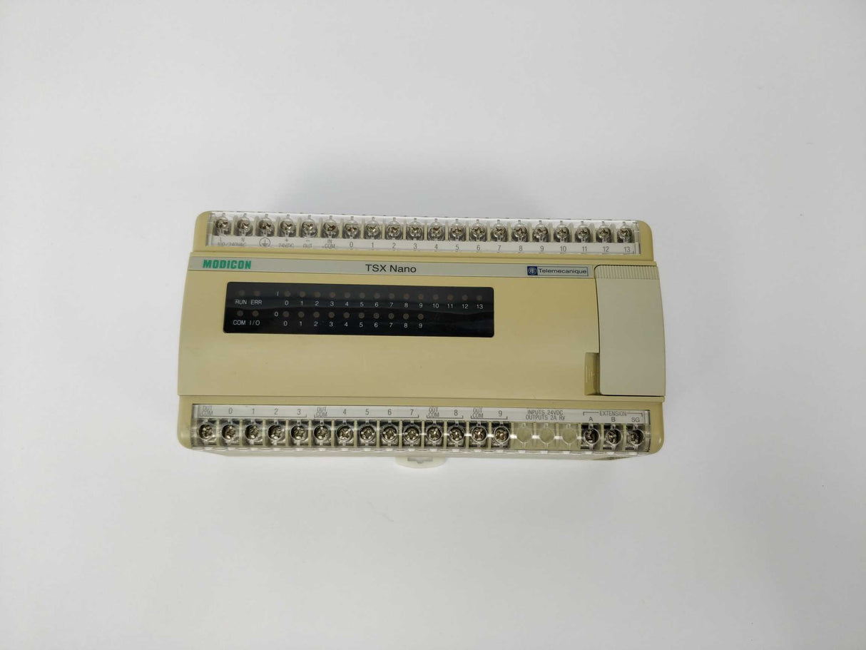 TELEMECANIQUE Modicon TSX 07 31 2428 Output module relay