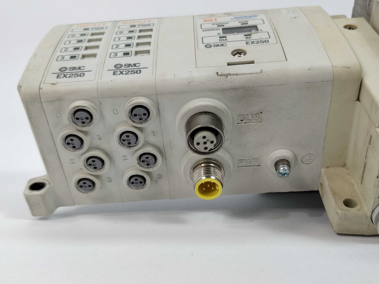 SMC EX250-SPR1 With 2x EX250 Input, 4x SV2200-5FU