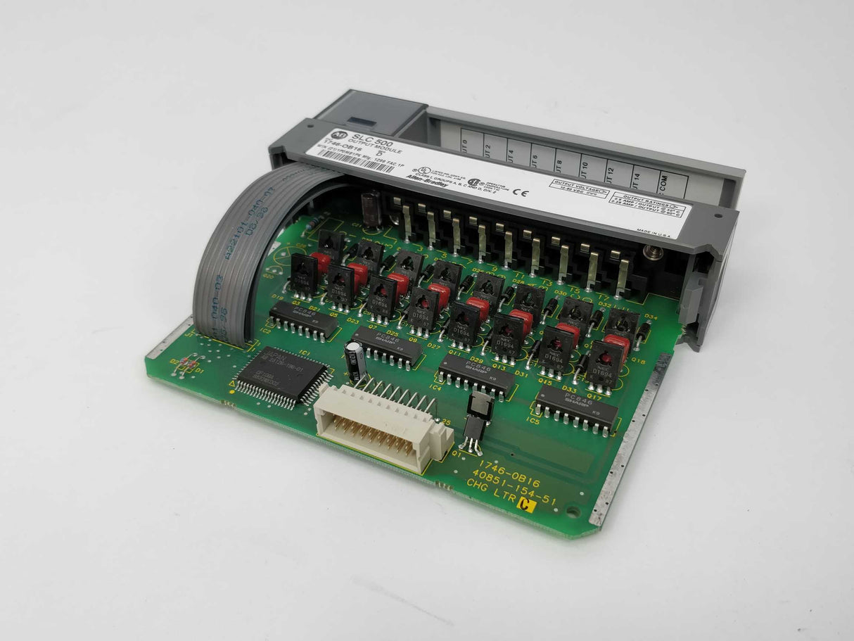 ALLEN-BRADLEY 1746-OB16 SLC  Output Module Ser D