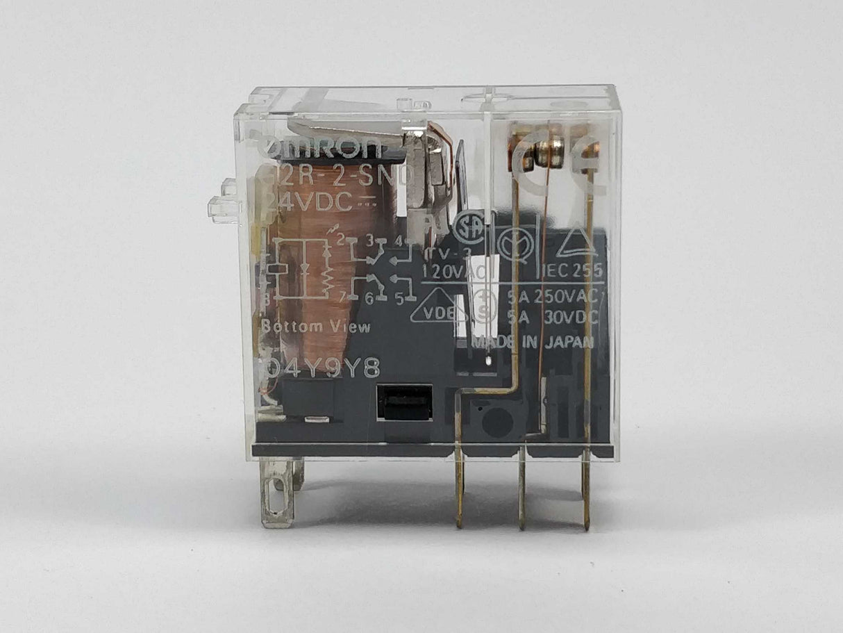 OMRON G2R-2-SND Relay with P2RF-08-E relay socket 24VDC
