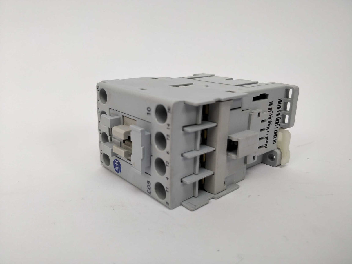 AB 100-C09*10 Aux. Contactor Ser. A 230 V 50/60 Hz