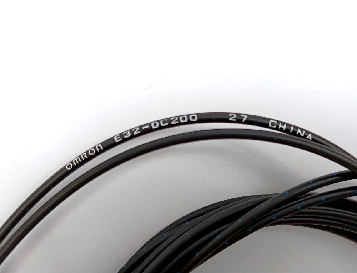 OMRON E32-DC200 Reflective sensor with cable
