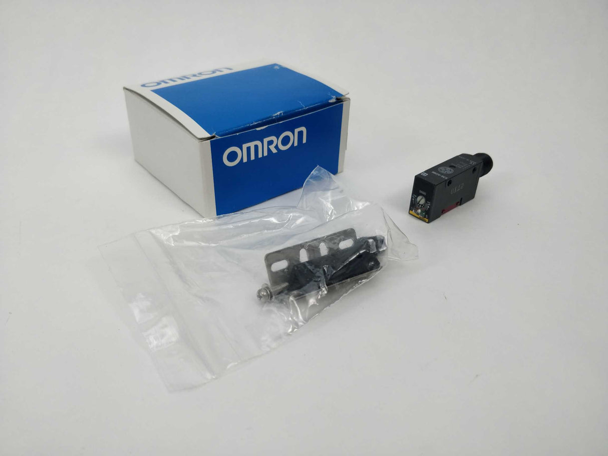 OMRON E3S-AD86 Photoelectric switch 10 to 30 VDC