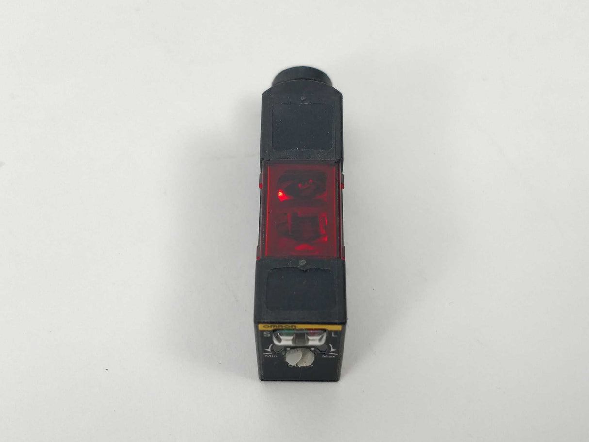 OMRON E3S-AD86 Photoelectric switch 10 to 30 VDC