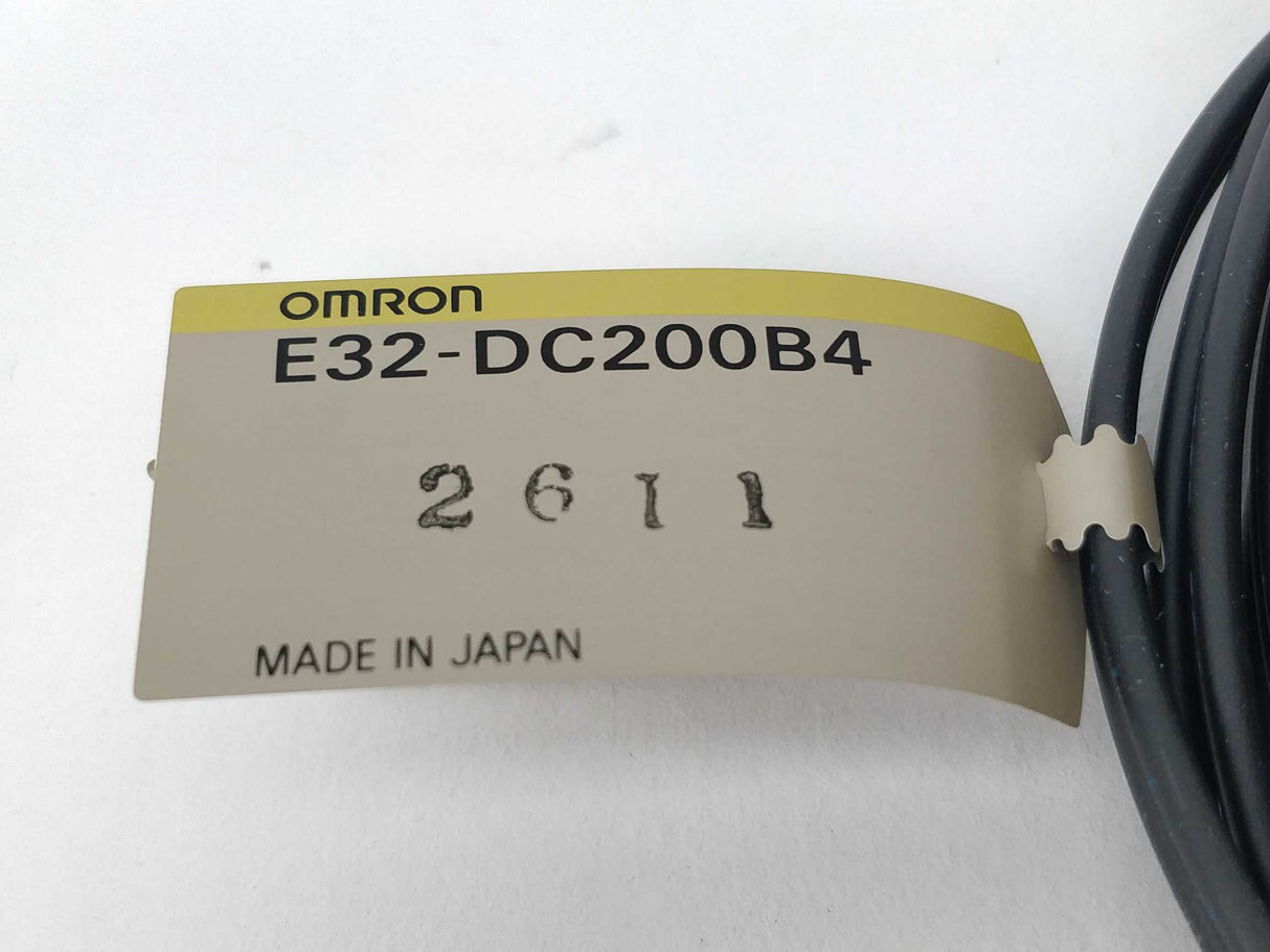 OMRON E32-DC200-B4 Photoelectric switch fiber unit