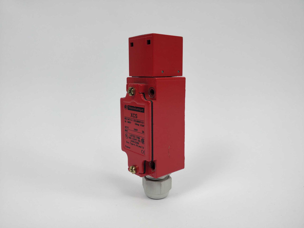 TELEMECANIQUE XCS-A702 XCS Safety Interlock