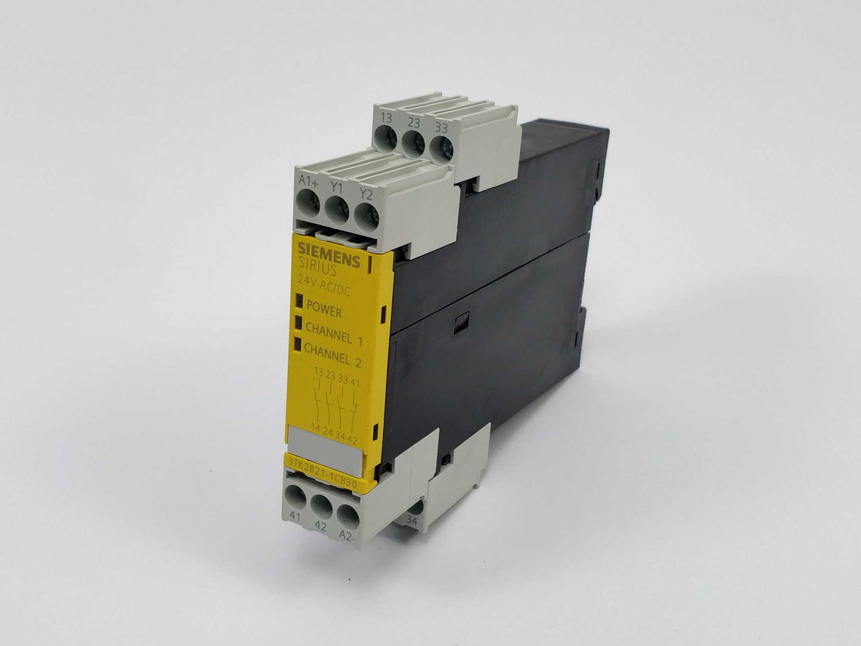 Siemens 3TK2821-1CB30 Sirius safety relay