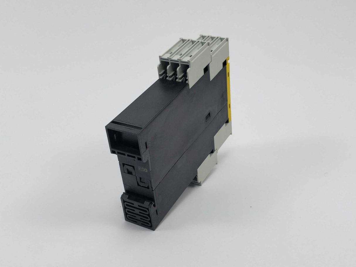 Siemens 3TK2821-1CB30 Sirius safety relay