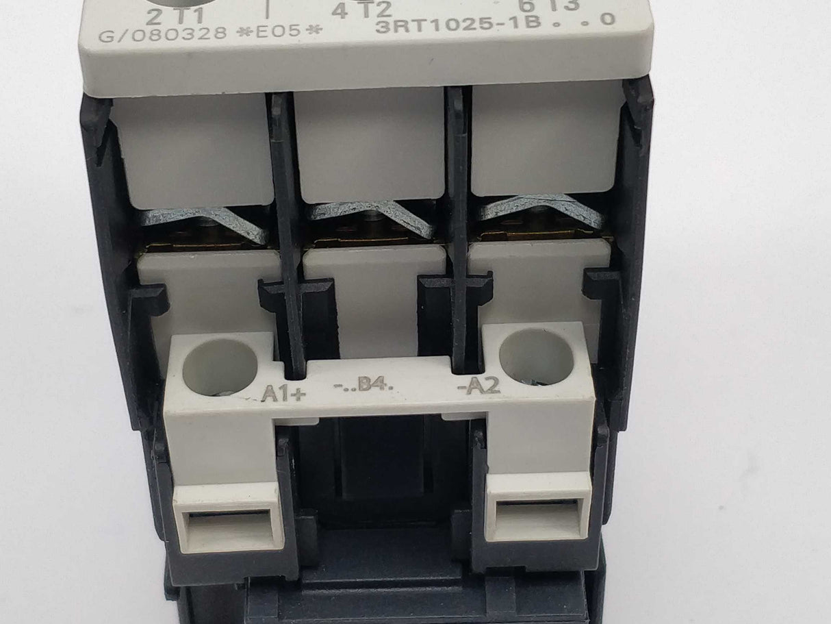 Siemens 3RT1025-1BB40 Power contactor with 3RT1926-1BB0 24-48V AC/DC coil