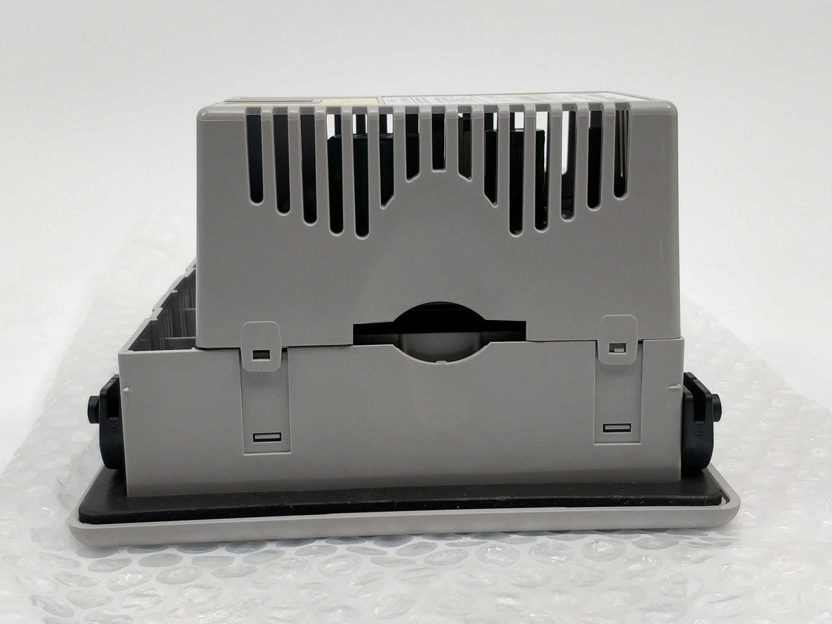 AB 2711P-B6M20A Ser. A Rev. A Panel View Plus 600