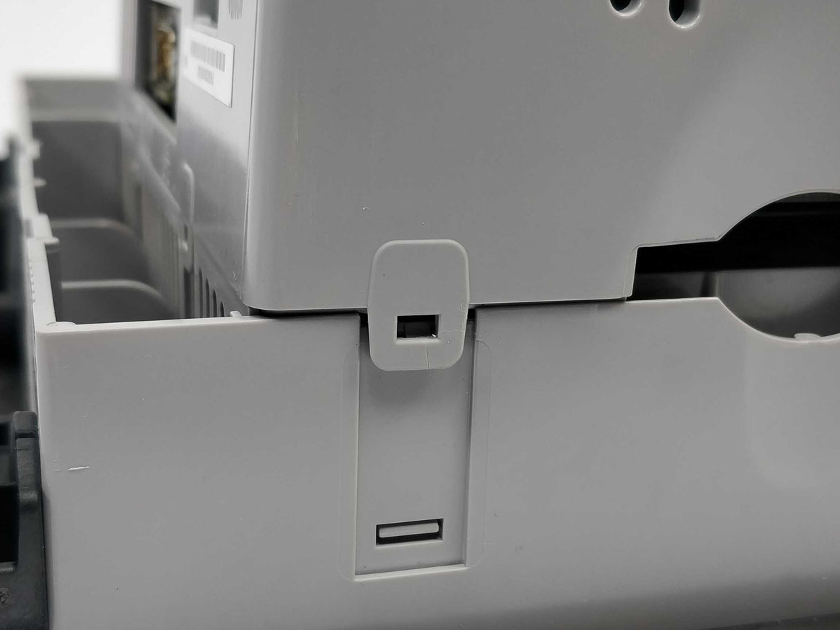 AB 2711P-B6M20A Ser. A Rev. A Panel View Plus 600