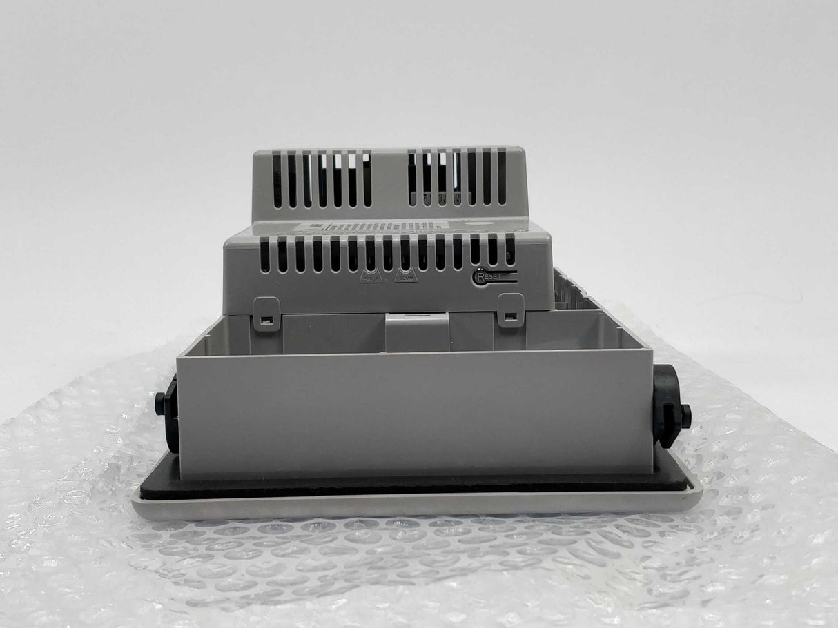 AB 2711P-B6M20A Ser. A Rev. A Panel View Plus 600