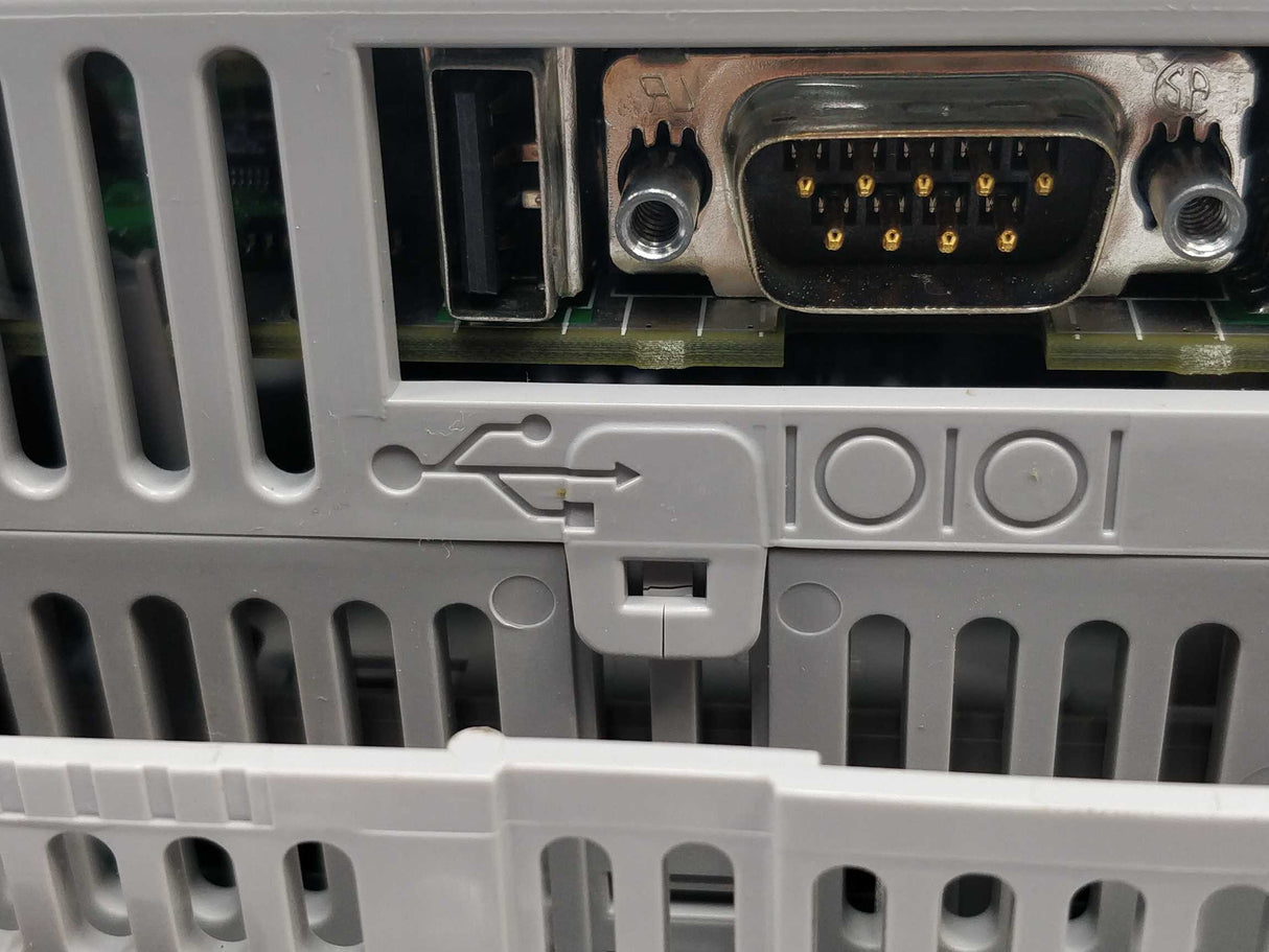 AB 2711P-B6M20A Ser. A Rev. A Panel View Plus 600