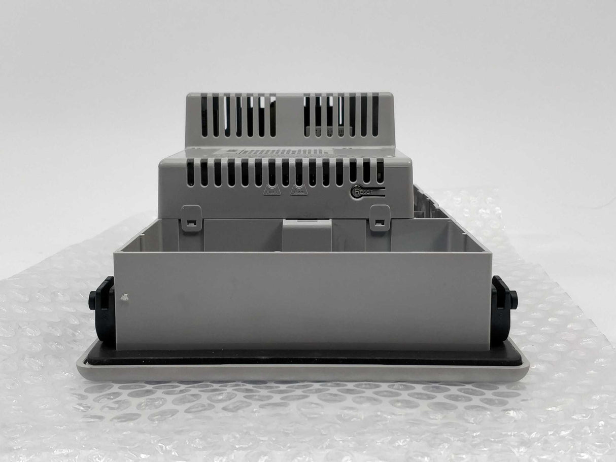 AB 2711P-B6M20A Ser. A Rev. A Panel View Plus 600