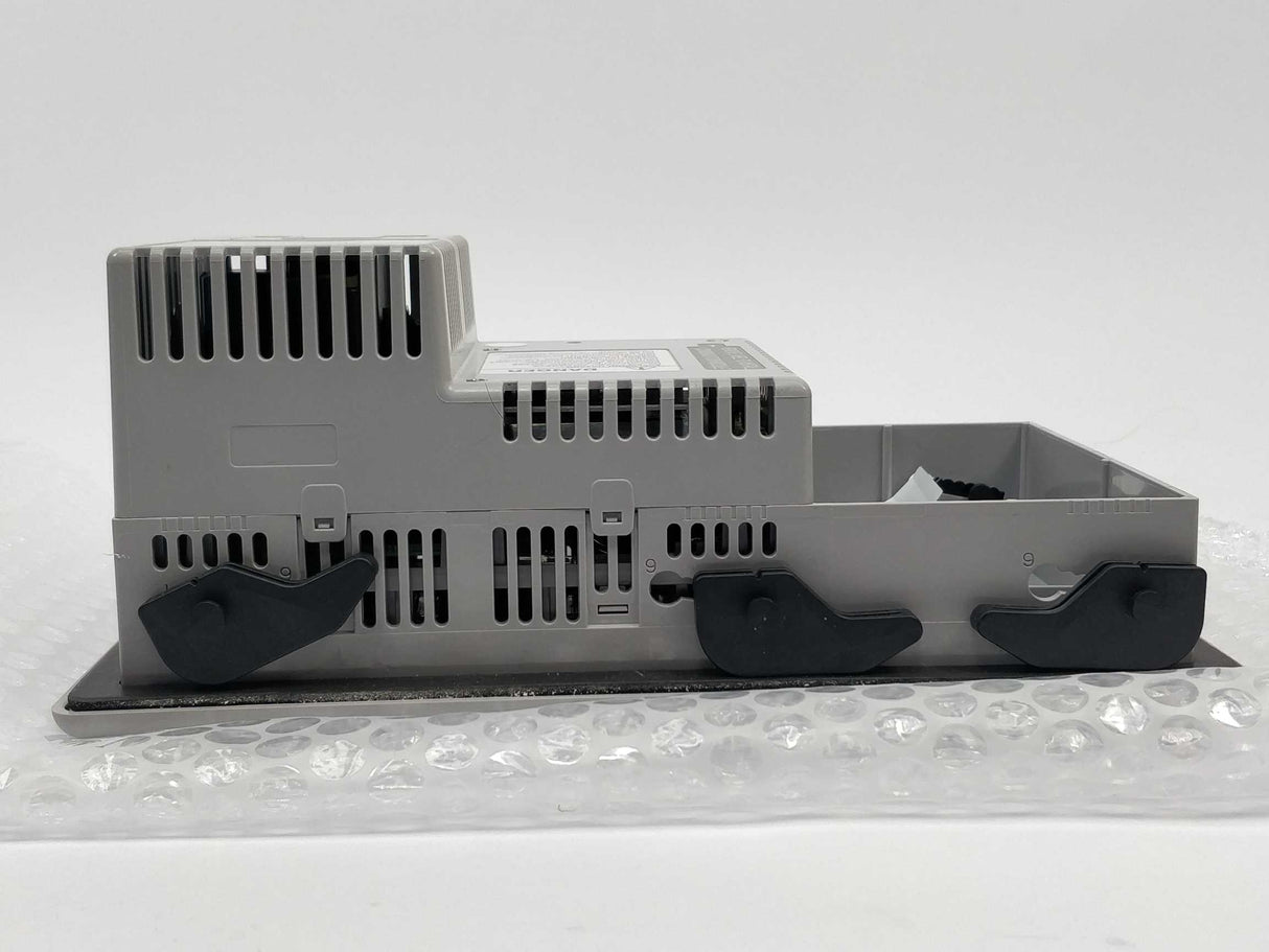 AB 2711P-B6M20A Ser. A Rev. A Panel View Plus 600