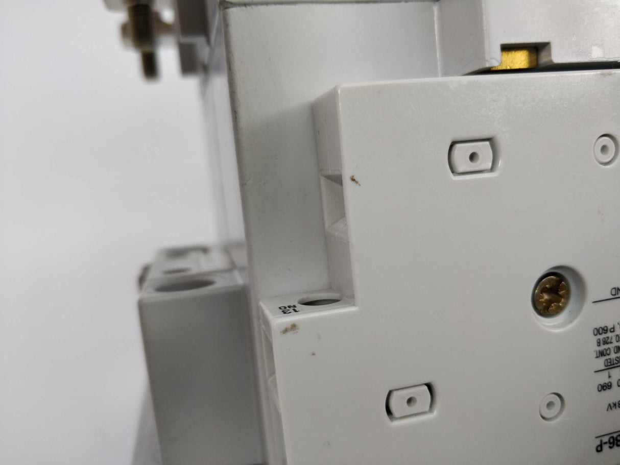 AB CAB6-105 Contactor with CAB6-P