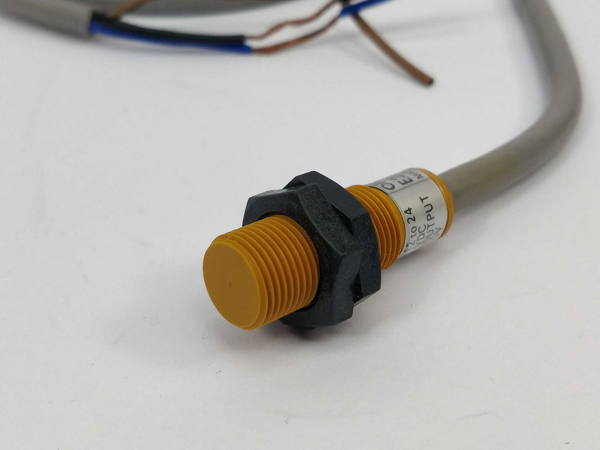 OMRON E2F-X2E2-G Proximity switch 12-24 VDC