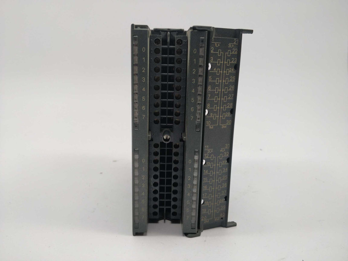 Siemens 6ES7322-1BL00-0AA0 SIMATIC S7-300, Digital output SM 322