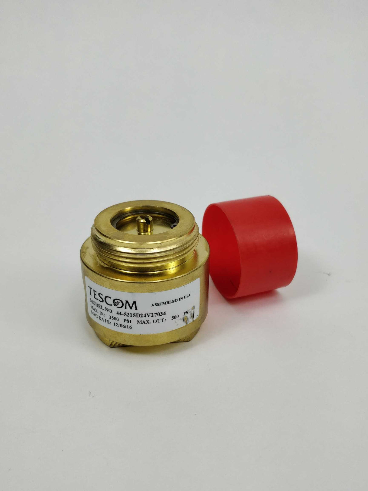 Tescom 44-5215D24V27034 Regulator Max.in: 3500PSI Max.out: 500PSI