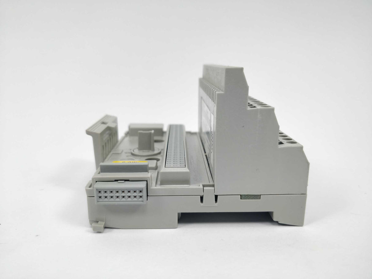 ABB 49016063 S200-TB3