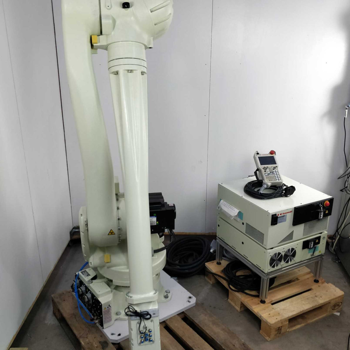 Kawasaki Robotics RS015X B & E02G-A001 & 50807-0145 & 50817-0072 ...