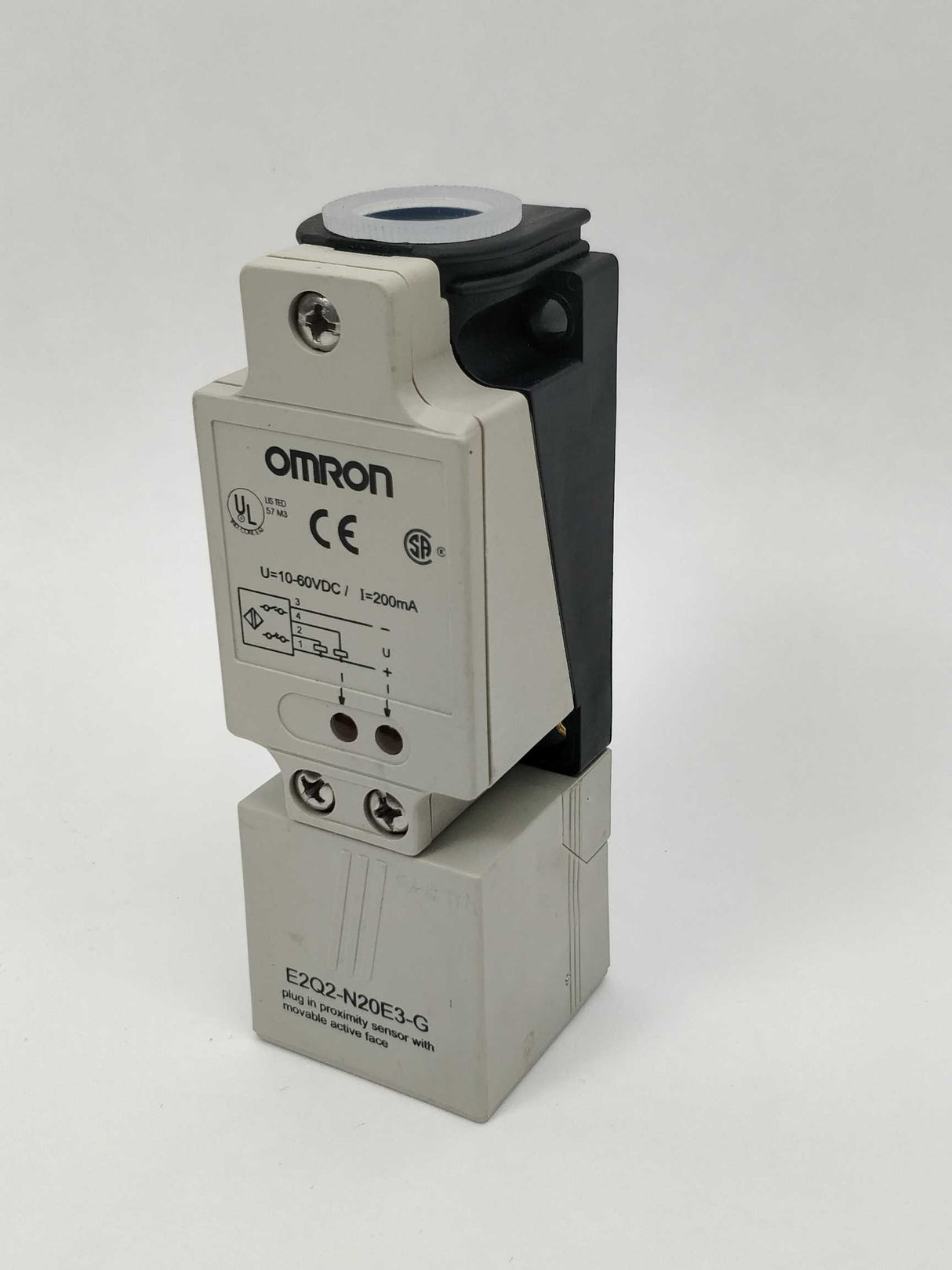 OMRON E2Q2-N20E2-G Plug in proximity sensor with movable active face