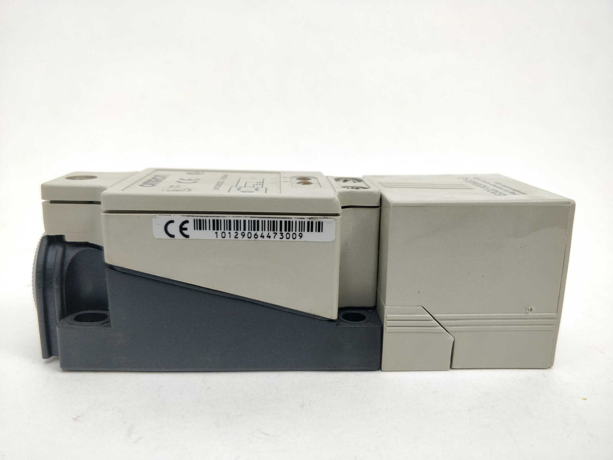 OMRON E2Q2-N30ME3-G Plug in proximity sensor