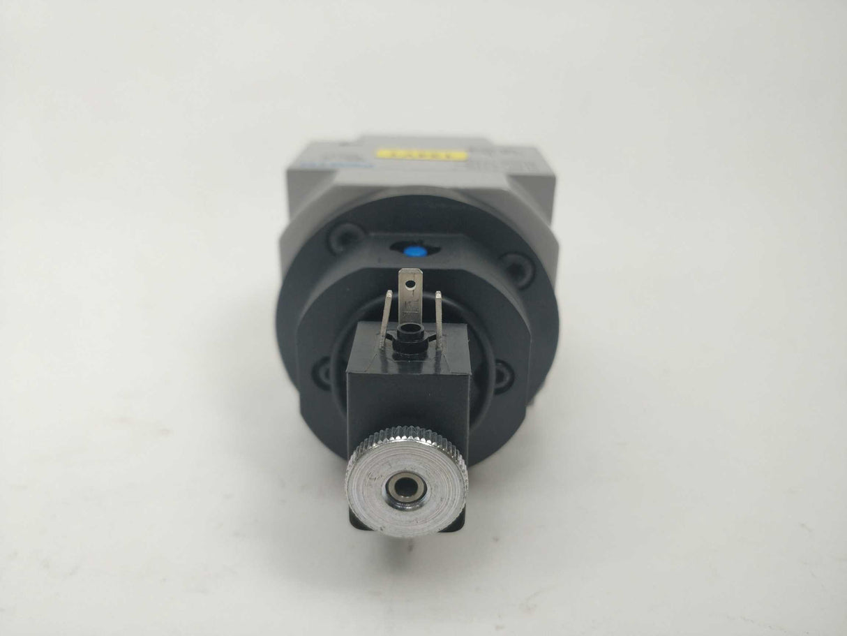 Festo 172959 HEE-D-MIDI-24 On/off Valve & 712576